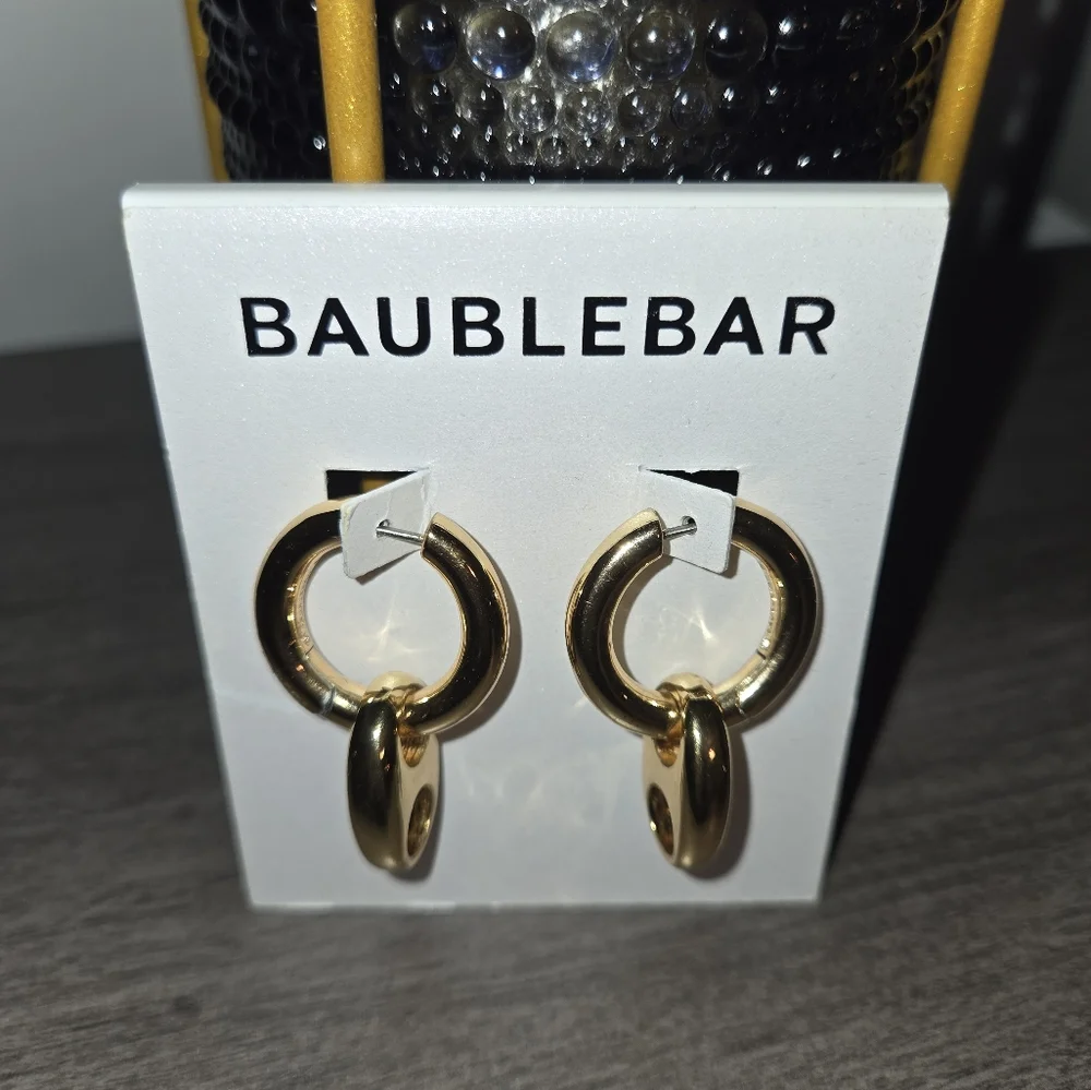 BaubleBar Gold Modern Hoop Earrings with Pearl Accent - Picture 1 of 2